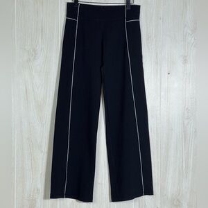 lululemon athletica Black Wide Leg Pants , high rise Size 8 Tall